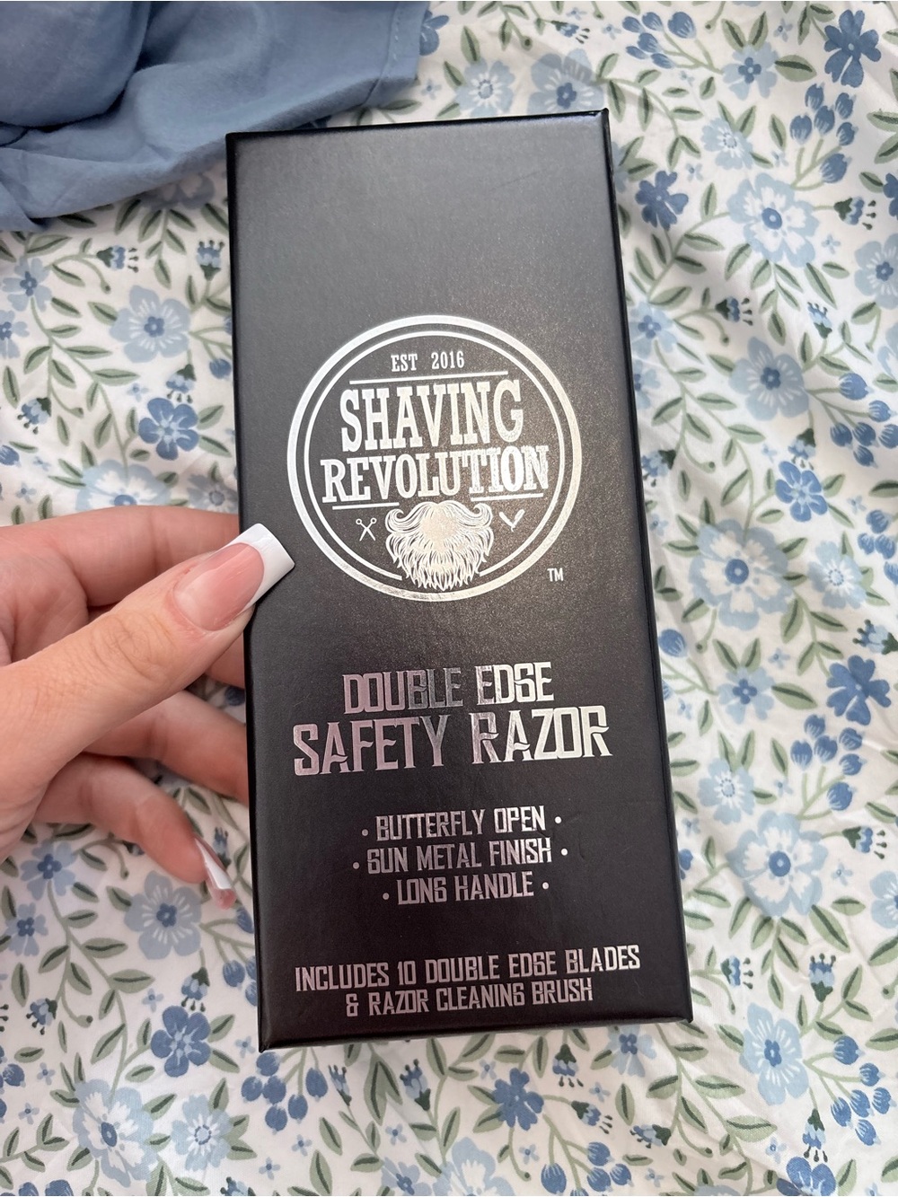 Mens shaving revolution kit brand new in box